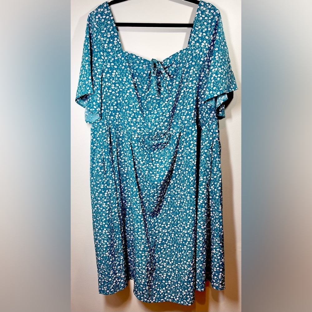 NWT BloomChic Floral Ruched Pocket Flutter Drawstring Knee Dress Size 22/24‎